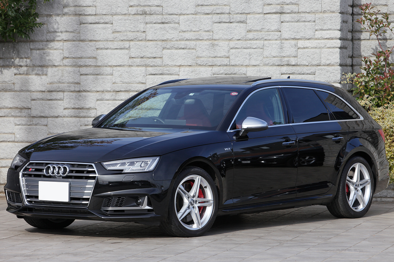 アウディ　クアトロ　アバント アウディ S4アバント 3.0TFSI クワトロ レザーパッケージ パノラマ