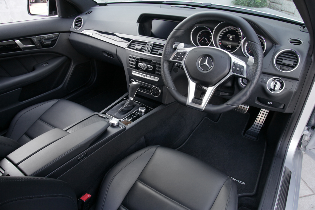 専用ページ Cクラス（メルセデス・ベンツ）C63 AMGクーペ