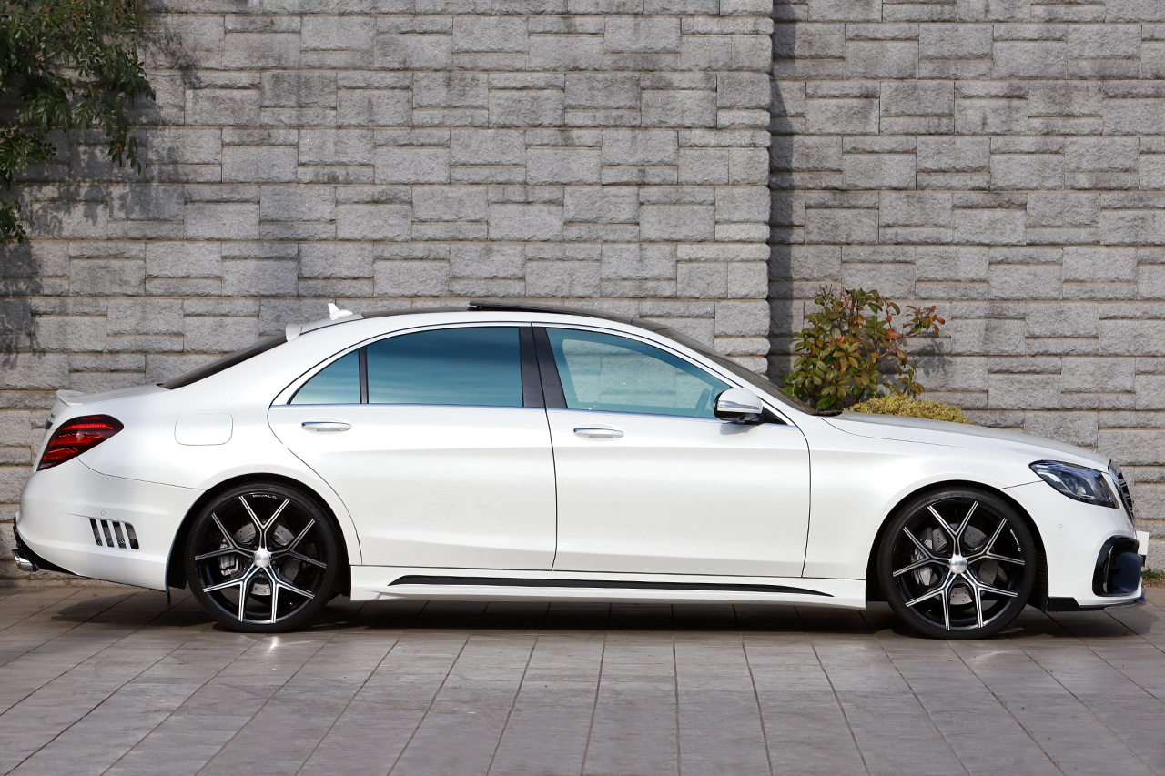 西川エアー　メルセデスベンツ New Mercedes-Benz E-Class (W214) [New model, overseas test