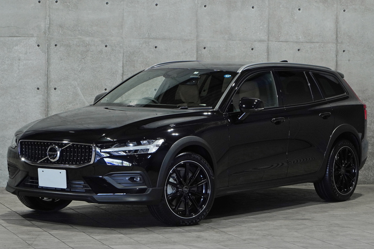 VOLVO　V60　カスタムブラックエディション　ボルボ　クロスカントリー VOLVO V60 カスタムブラックエディション ボルボ クロス