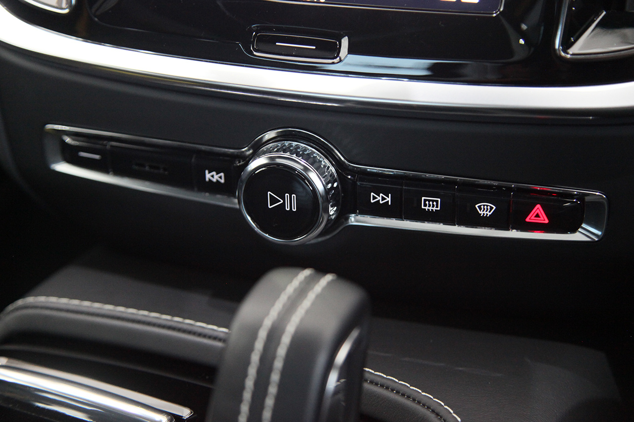 新品 1/43 ノレブ ボルボ ポールスター1 マグネシウム シルバー 新品 1/43 ノレブ ボルボ ポールスター1 マグネシウム シルバー