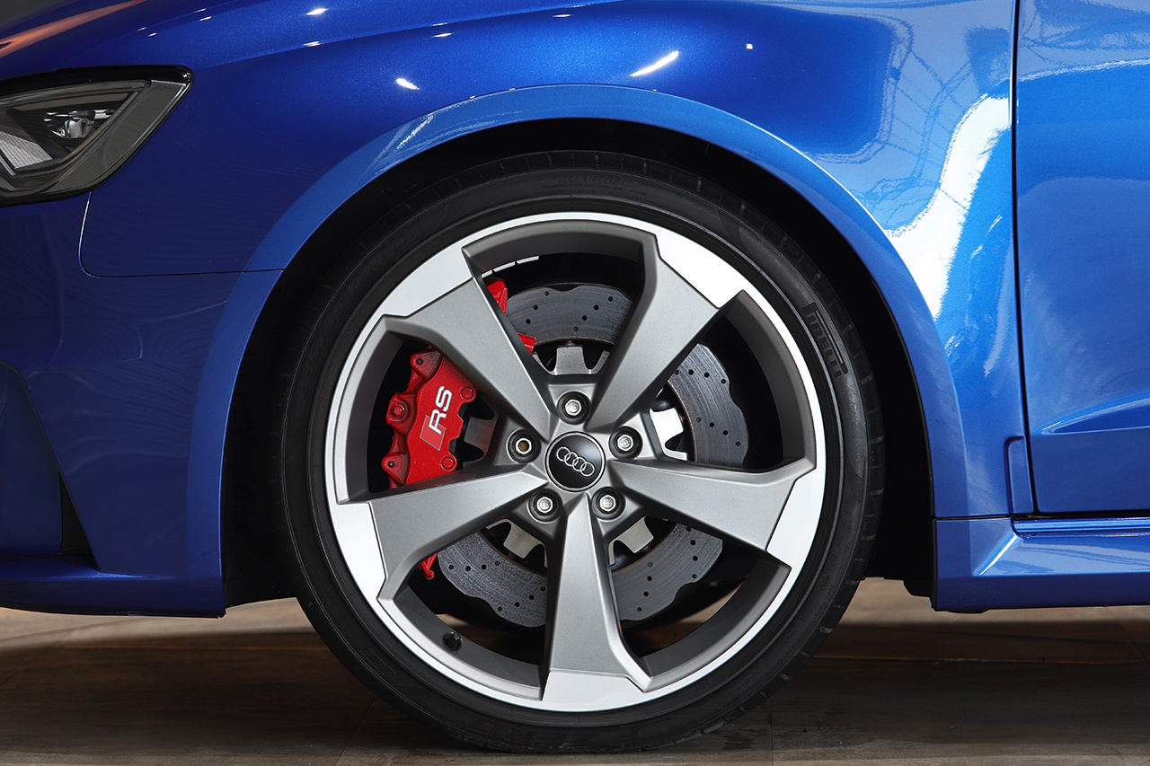 新品同様！希少！アウディ Audi スタンド式 キャディバッグ グレー/レッド 新品同様！希少！アウディ Audi スタンド式 キャディバッグ