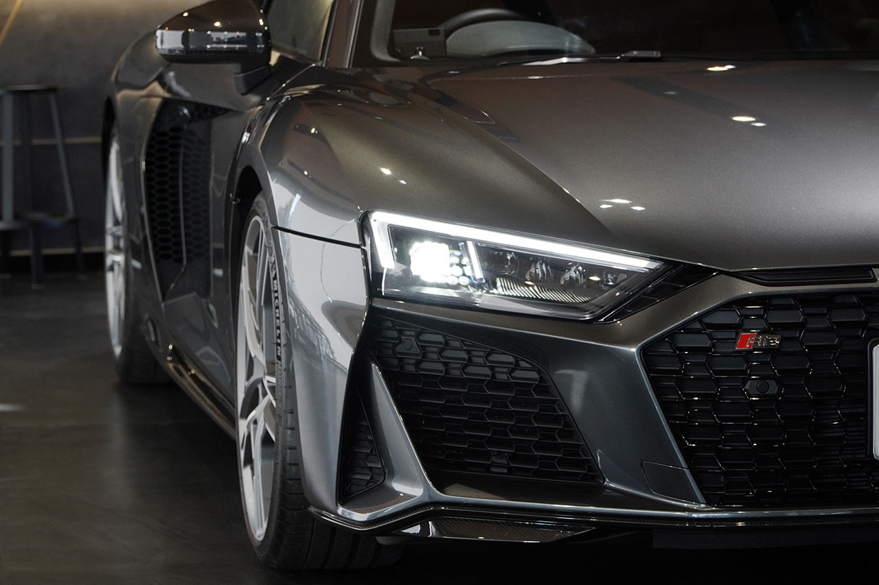 1/18 Kyosho Audi R8 V8 4.2 FSI White (Suzuka Grey) Diecast