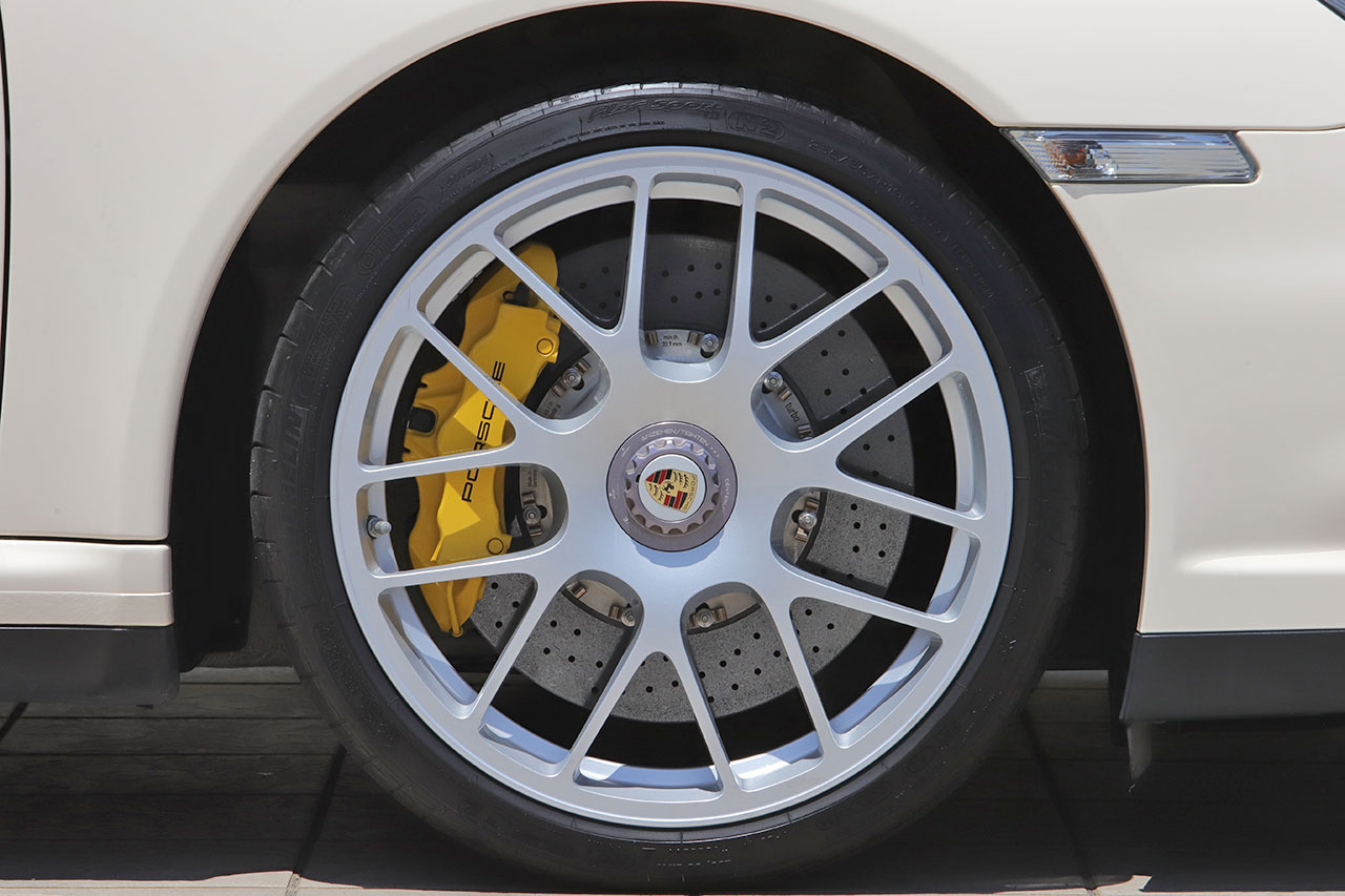 ポルシェ　911ツインターボ 美しすぎるポルシェ911、見参」850馬力オーバーの水冷930ツイン