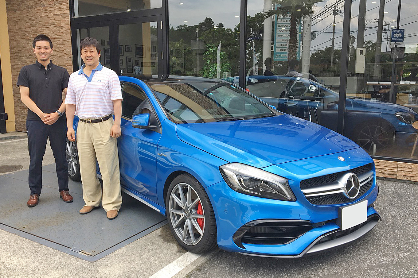 16y メルセデス・ベンツ A45 AMG サウスシーブルー | Toprank