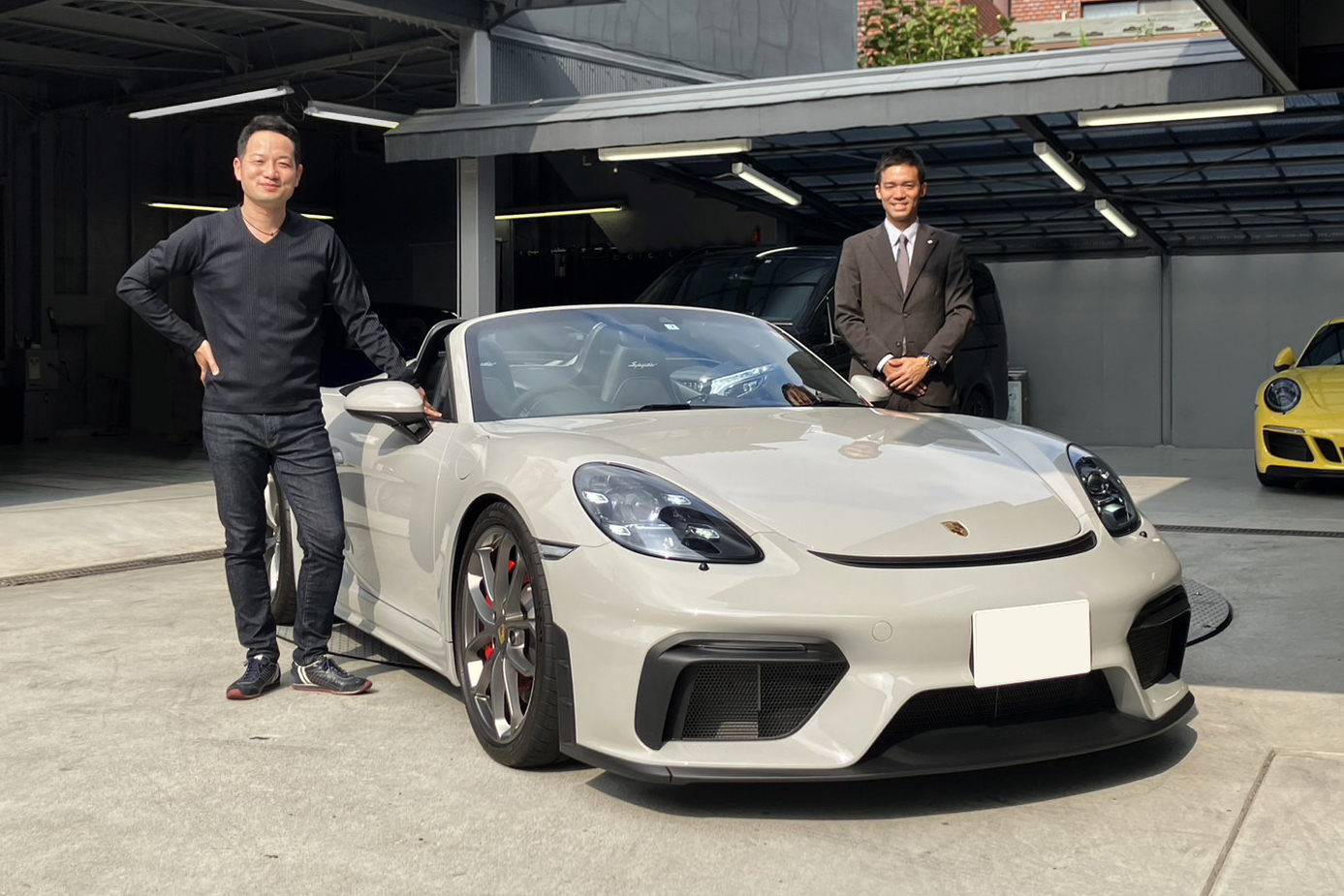 21y ポルシェ 718スパイダー 6MT スペシャルカラー クレヨン