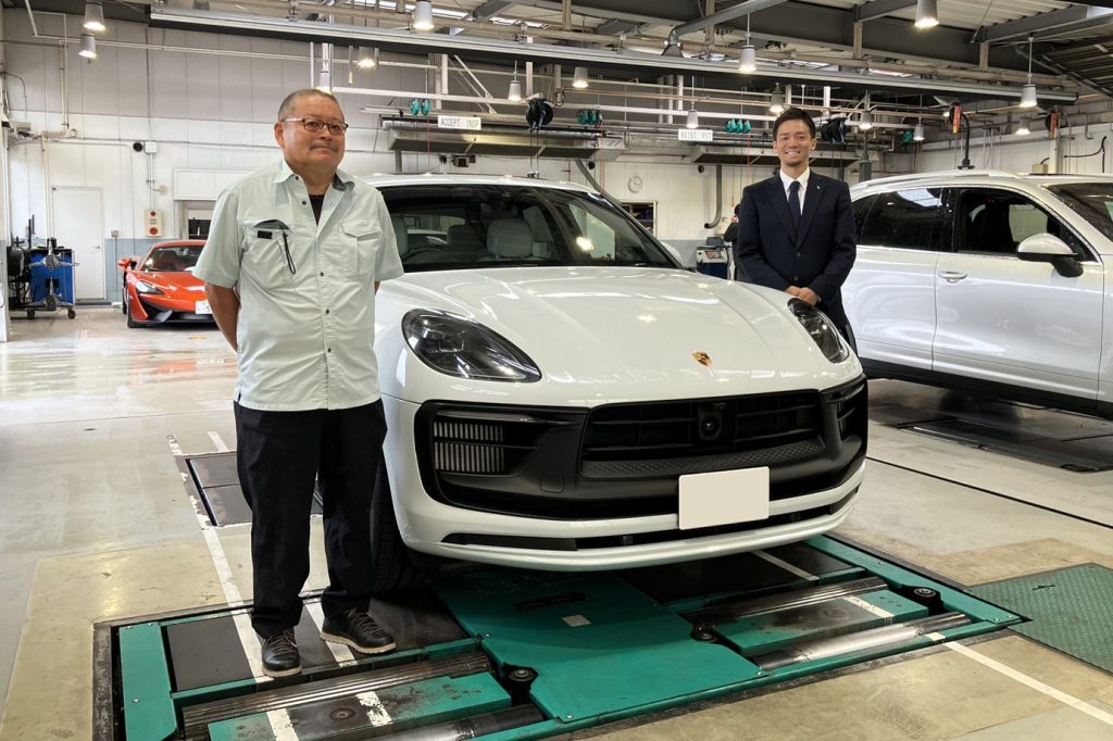 22y ポルシェ マカンGTS スポーツクロノPKG キャララホワイトメタリック